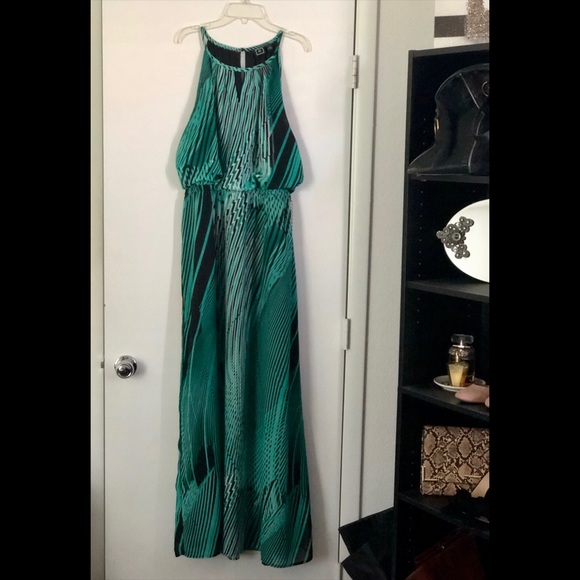 Beautiful Maxi Dress 👗 - Picture 2 of 4